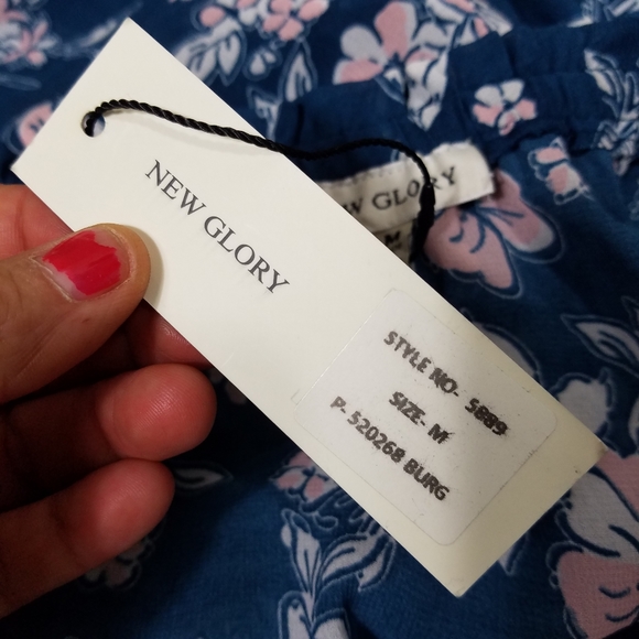 New Glory Blue Floral Top Size Medium.Pit to pit approx:  19 inches Right sho - Picture 7 of 8